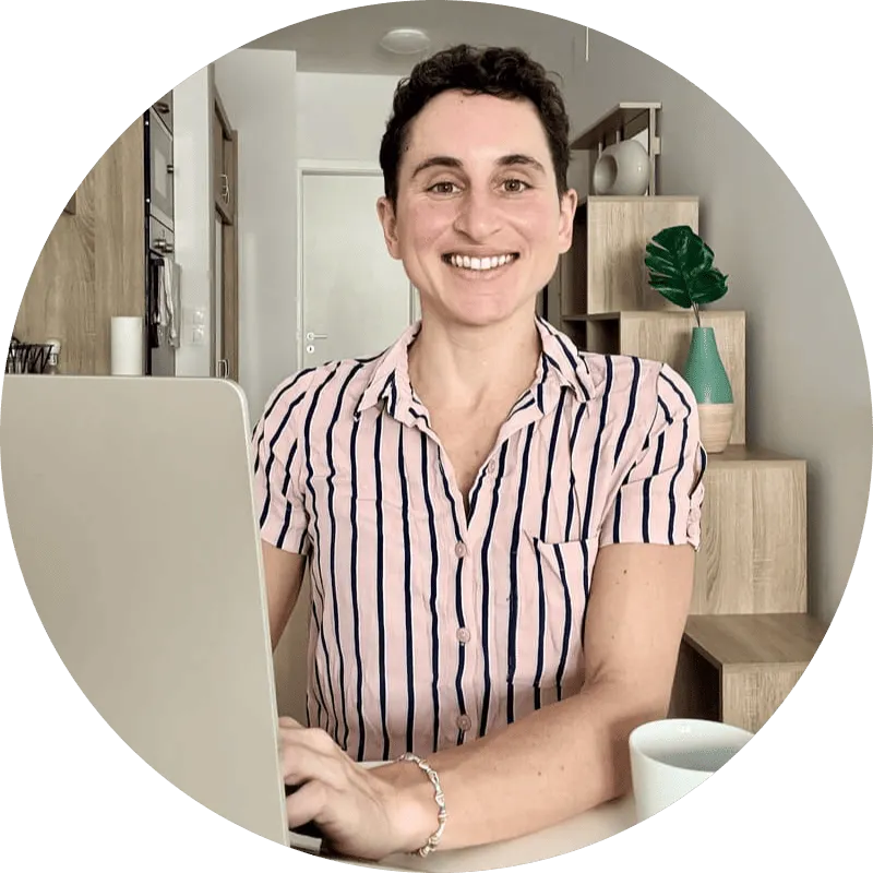 Stéphanie Canovas, freelance maintenance site internet pour professionnels de la finance